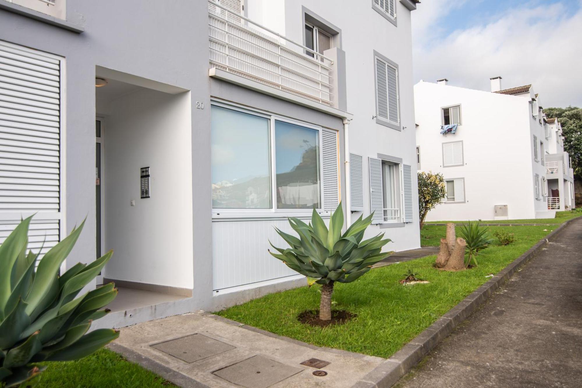 Ponta Delgada P&H Holiday Beach Apt מראה חיצוני תמונה